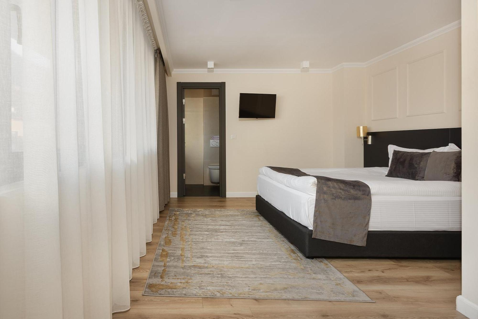 Atria Hotel