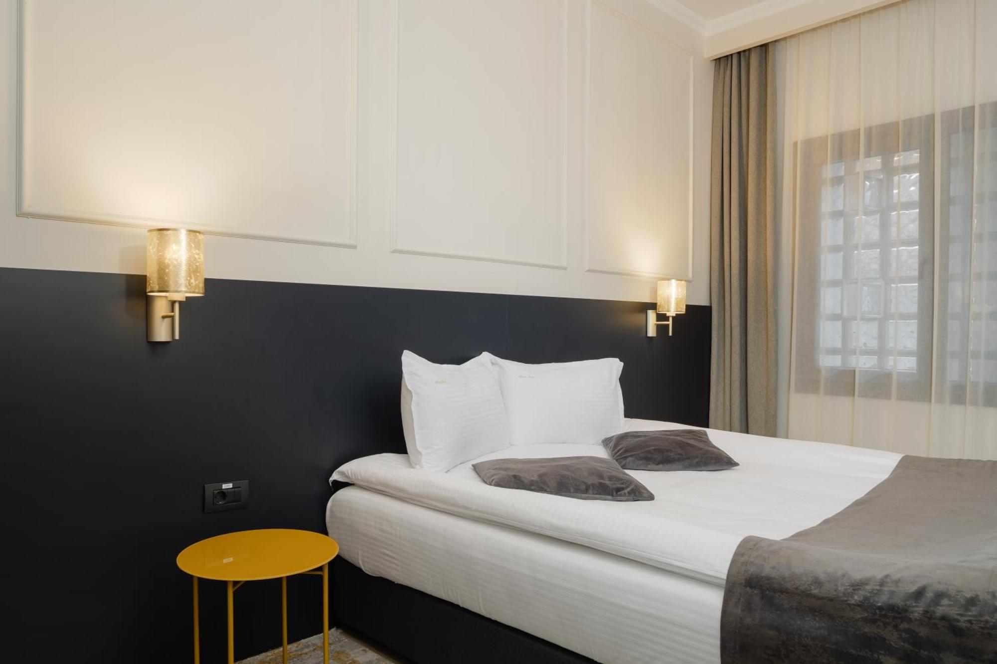 Atria Hotel